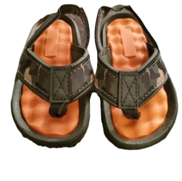 Little boy size 4-5 camouflage sandals NWOT - Picture 1 of 5